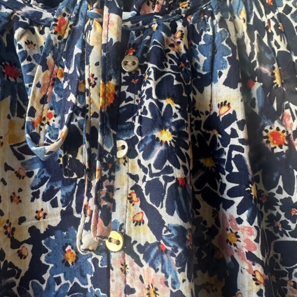 Women's Loft short sleeve multicolored flower print Top. Size XSP.. - Picture 4 of 13
